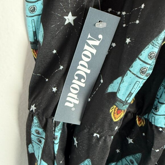 NWT Modcloth Breakfast for Dinner Easy Does It Sleep Romper Rockets Size Medium - Picture 10 of 12